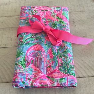 Lilly make up bag with three new make up brushes and handy zippered pouch.